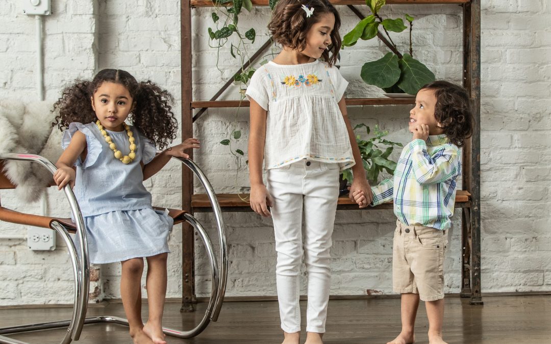 Mac & Mia: High-Quality Kids Clothes, Delivered to Your Door