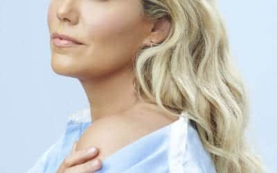 Meet a Mom: Elizabeth Berkley Lauren of Saved by the Bell!