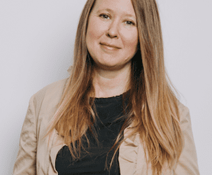 Meet a Mom: Wall Street Journal’s Julie Jargon!