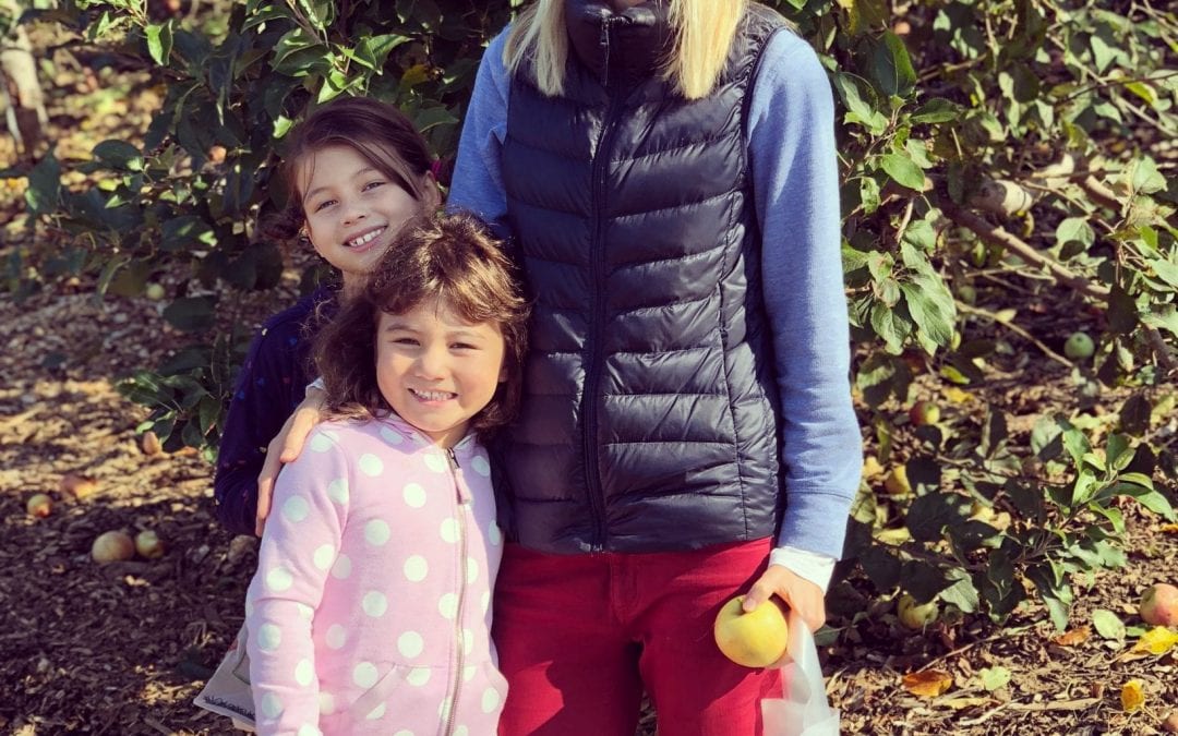 Meet a Mom: Author Kari Molvar!